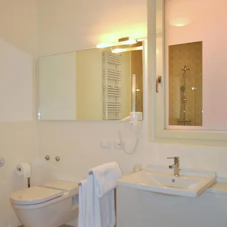 Aromi Piccolo Hotel Salò