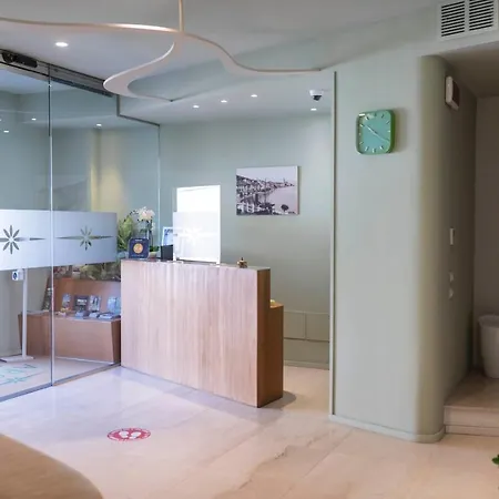 Aromi Piccolo Hotel 3*