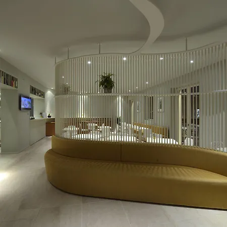 Aromi Piccolo Hotell Salò
