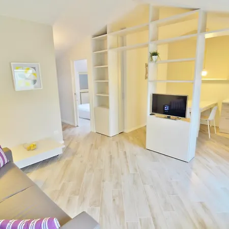 Aromi Piccolo Hotel 3*